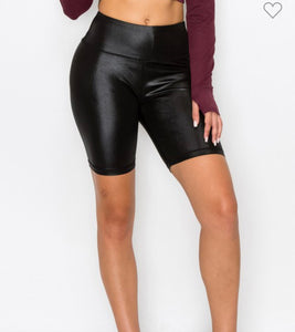 Faux leather shorts - mid length